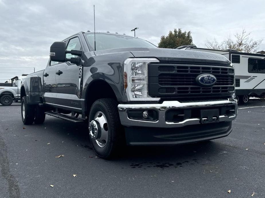 new 2024 Ford F-350 car, priced at $67,350