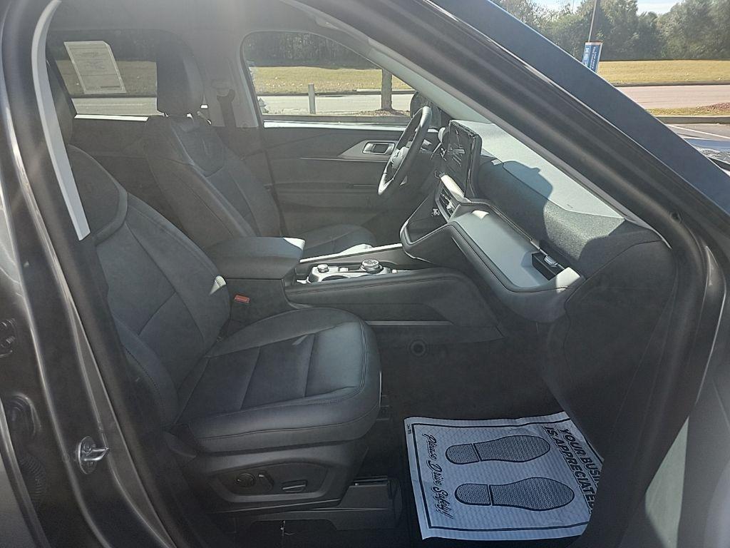 new 2025 Ford Explorer car, priced at $43,474