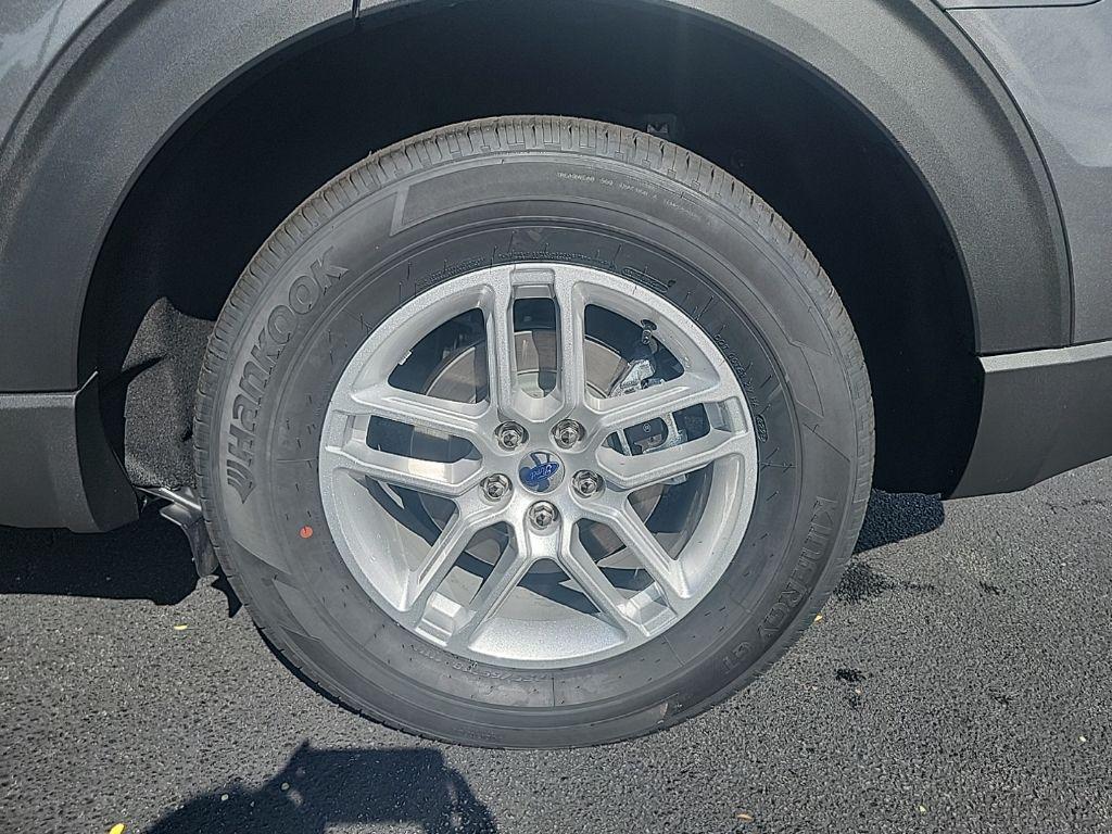 new 2025 Ford Explorer car, priced at $43,474