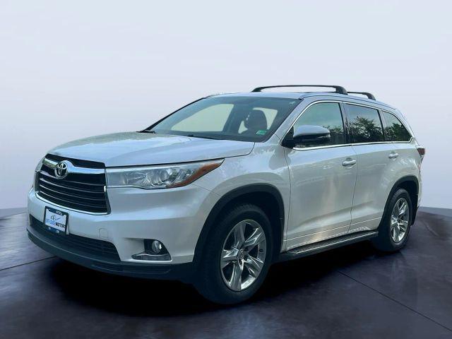 used 2015 Toyota Highlander car, priced at $17,377