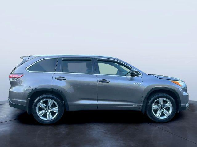 used 2016 Toyota Highlander Hybrid car, priced at $22,777