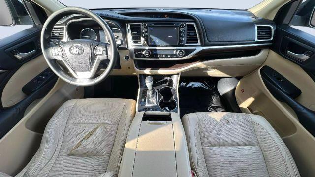 used 2014 Toyota Highlander car, priced at $17,777