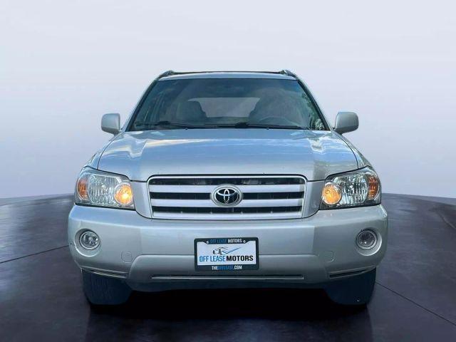 used 2004 Toyota Highlander car, priced at $6,977