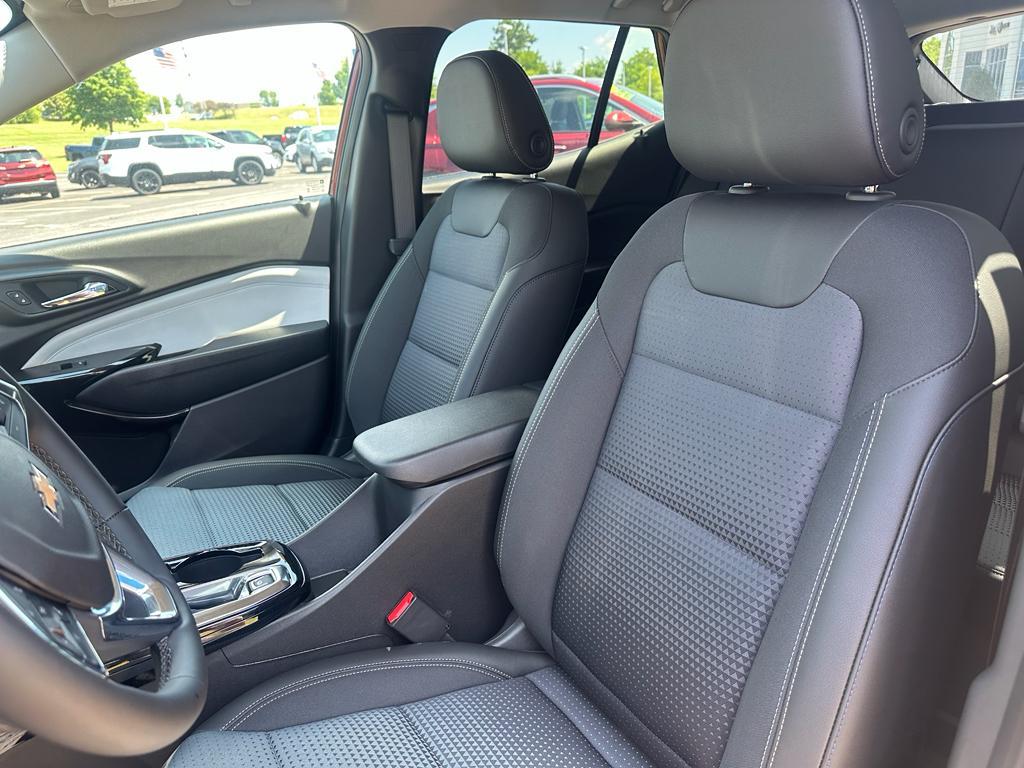 new 2025 Chevrolet Trax car, priced at $24,935