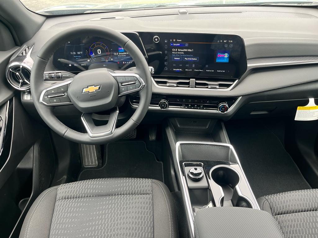new 2026 Chevrolet Equinox car, priced at $31,495