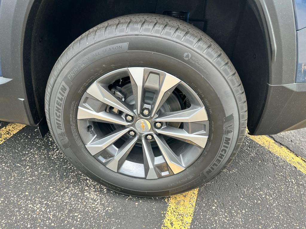 new 2026 Chevrolet Equinox car, priced at $31,495