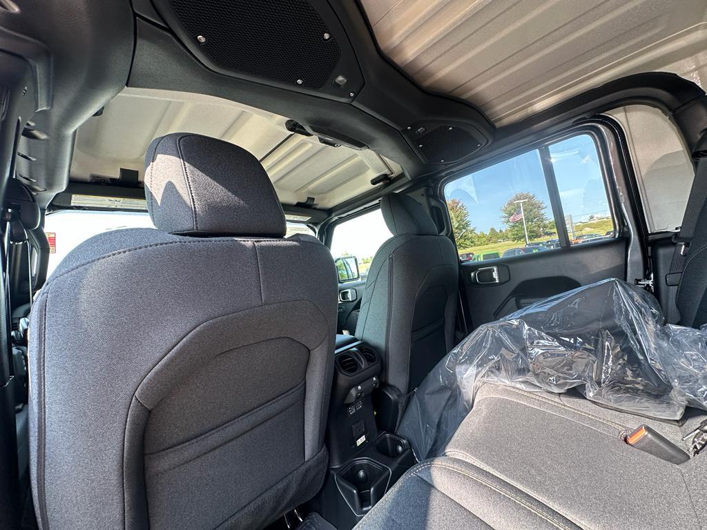 new 2025 Jeep Gladiator car, priced at $48,611