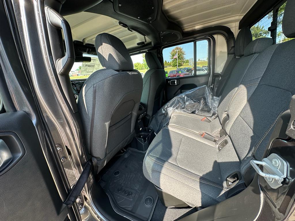 new 2025 Jeep Gladiator car, priced at $48,611