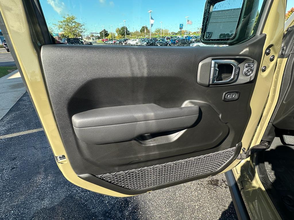 new 2025 Jeep Wrangler car, priced at $49,972