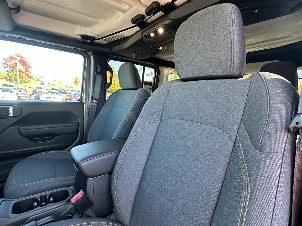 new 2025 Jeep Wrangler car, priced at $49,972