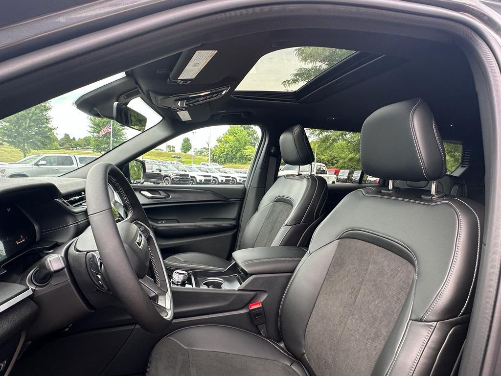 new 2025 Jeep Grand Cherokee L car, priced at $44,506
