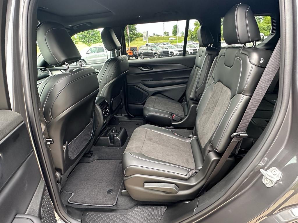 new 2025 Jeep Grand Cherokee L car, priced at $44,506