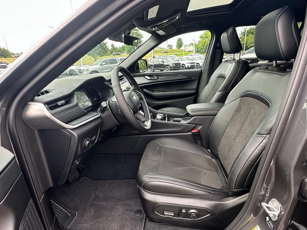 new 2025 Jeep Grand Cherokee L car, priced at $44,506