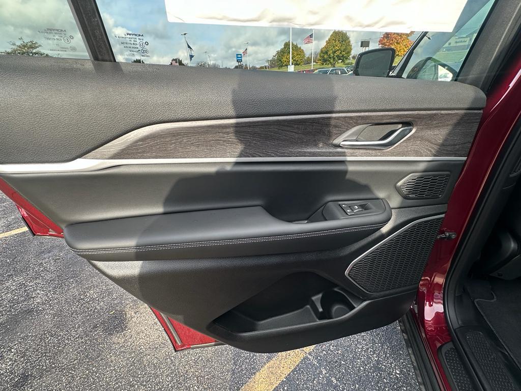 new 2025 Jeep Grand Cherokee L car, priced at $46,967