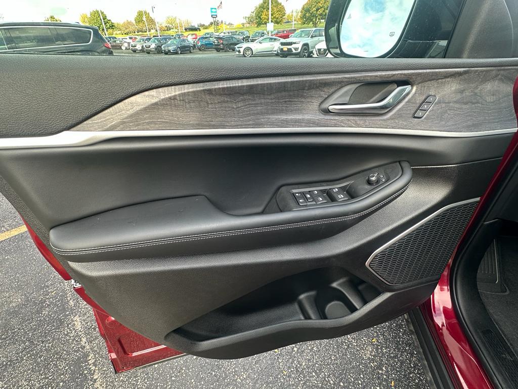 new 2025 Jeep Grand Cherokee L car, priced at $46,967