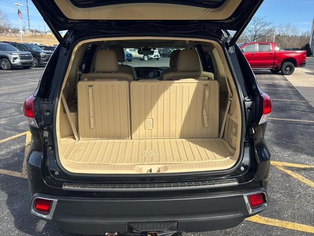 used 2019 Toyota Highlander Hybrid car, priced at $33,200