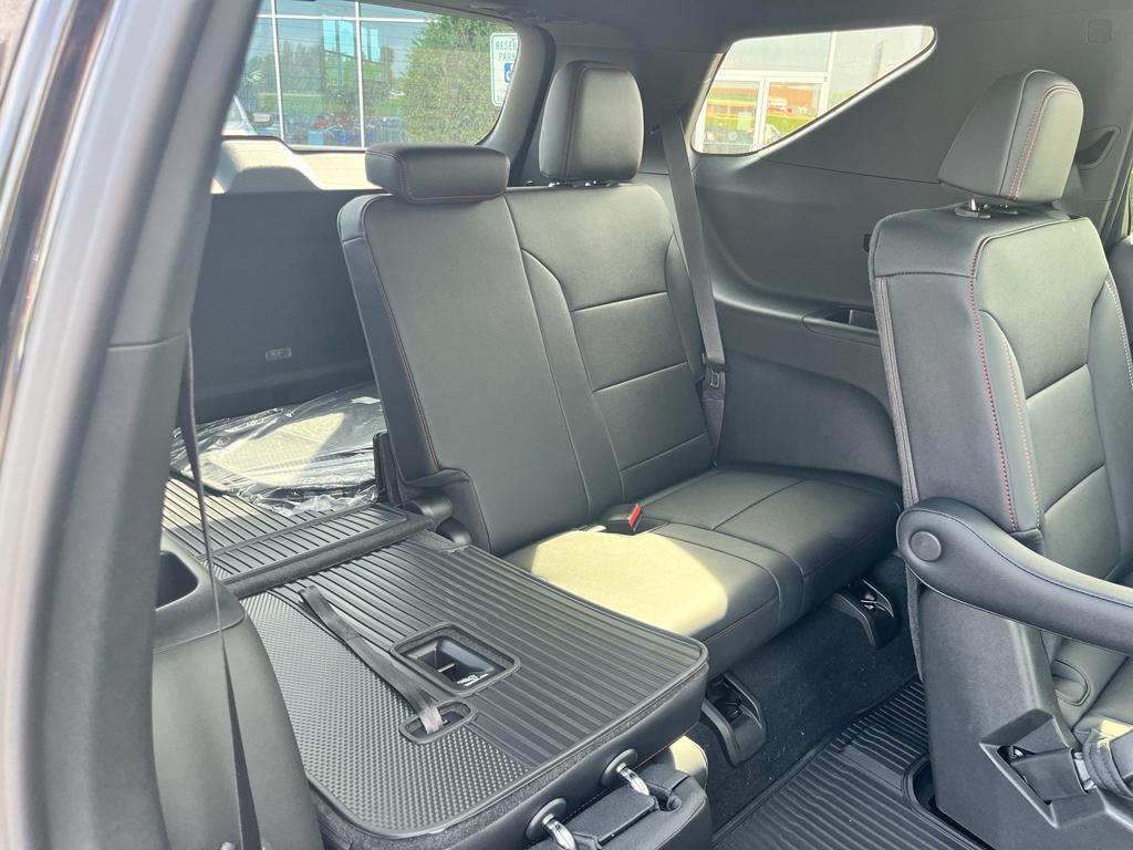 new 2026 Chevrolet Traverse car, priced at $52,840
