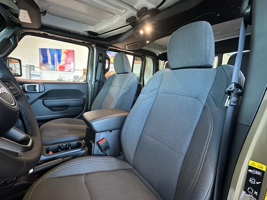 new 2025 Jeep Gladiator car, priced at $49,780