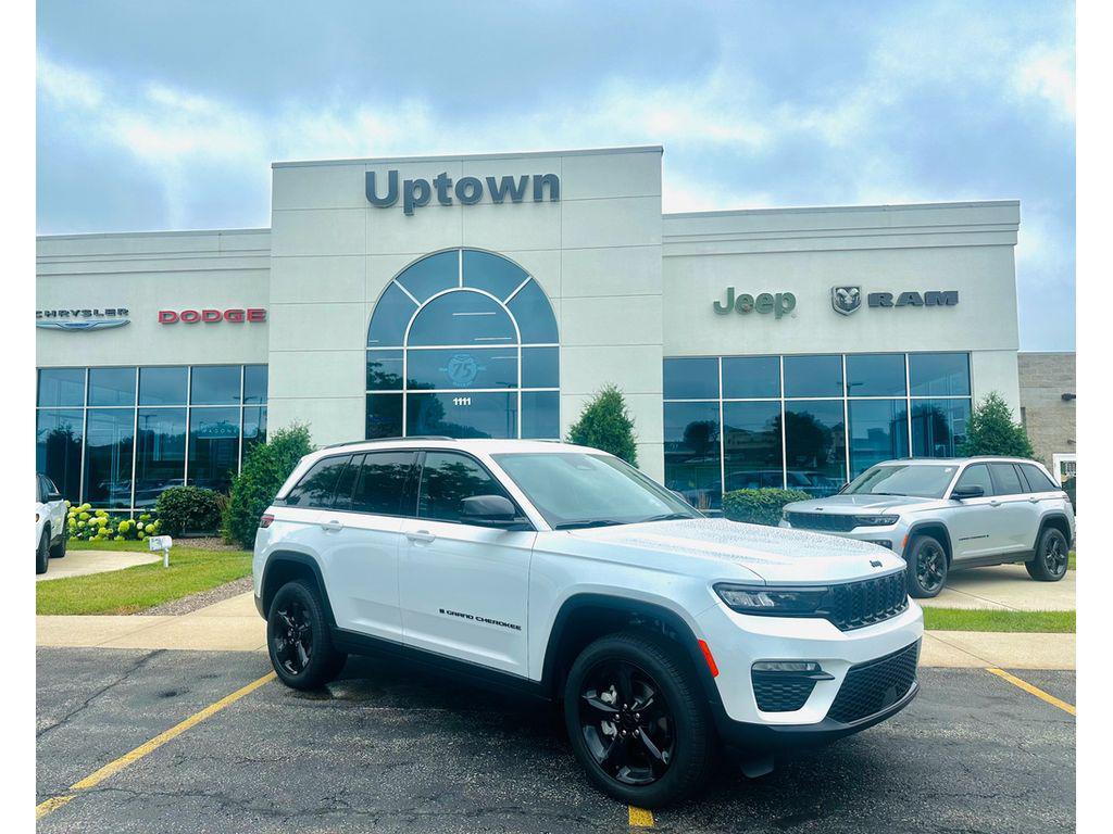 new 2025 Jeep Grand Cherokee car, priced at $45,592