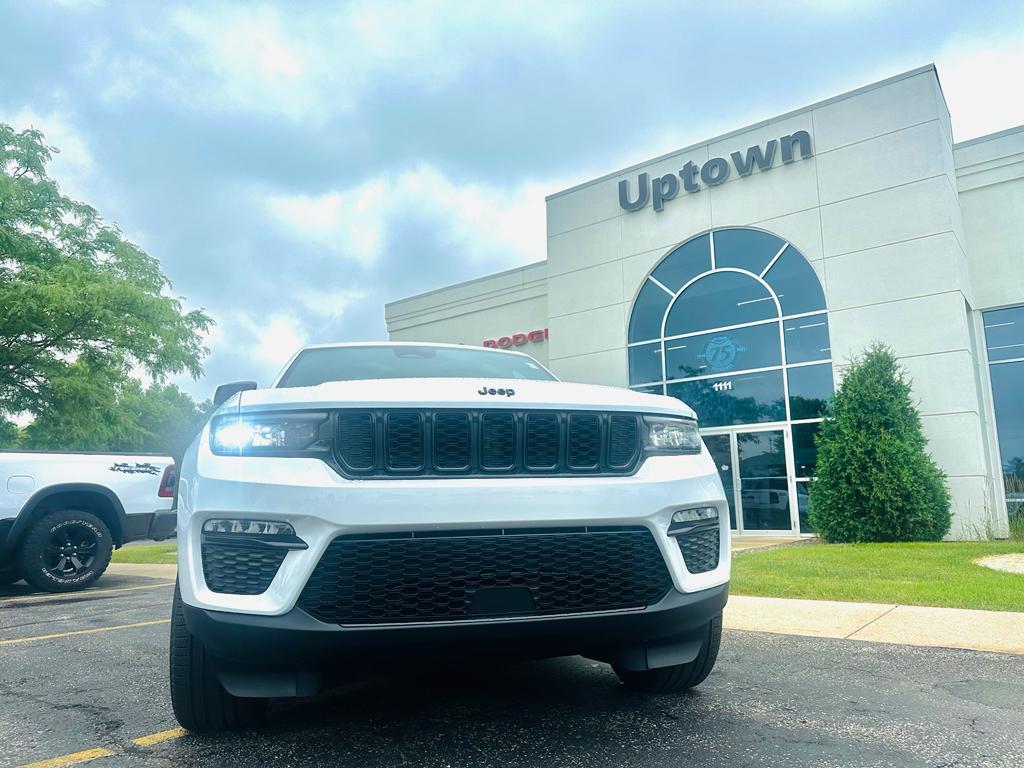 new 2025 Jeep Grand Cherokee car, priced at $45,592