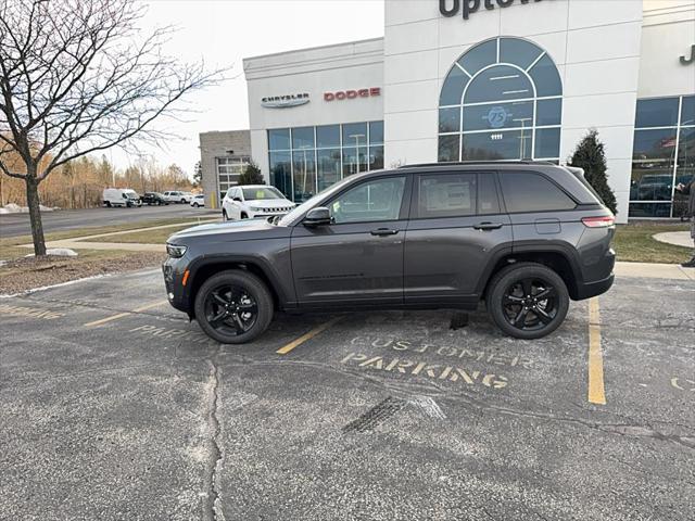 new 2025 Jeep Grand Cherokee car, priced at $50,647