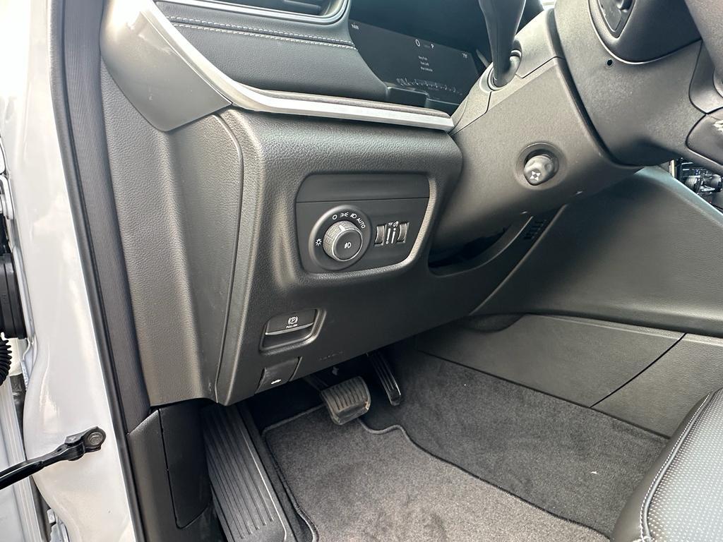 new 2025 Jeep Grand Cherokee L car, priced at $54,260