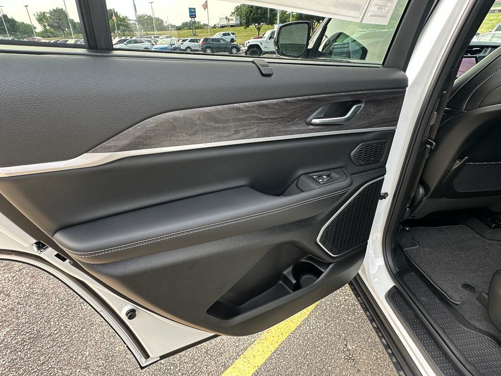 new 2025 Jeep Grand Cherokee L car, priced at $54,260