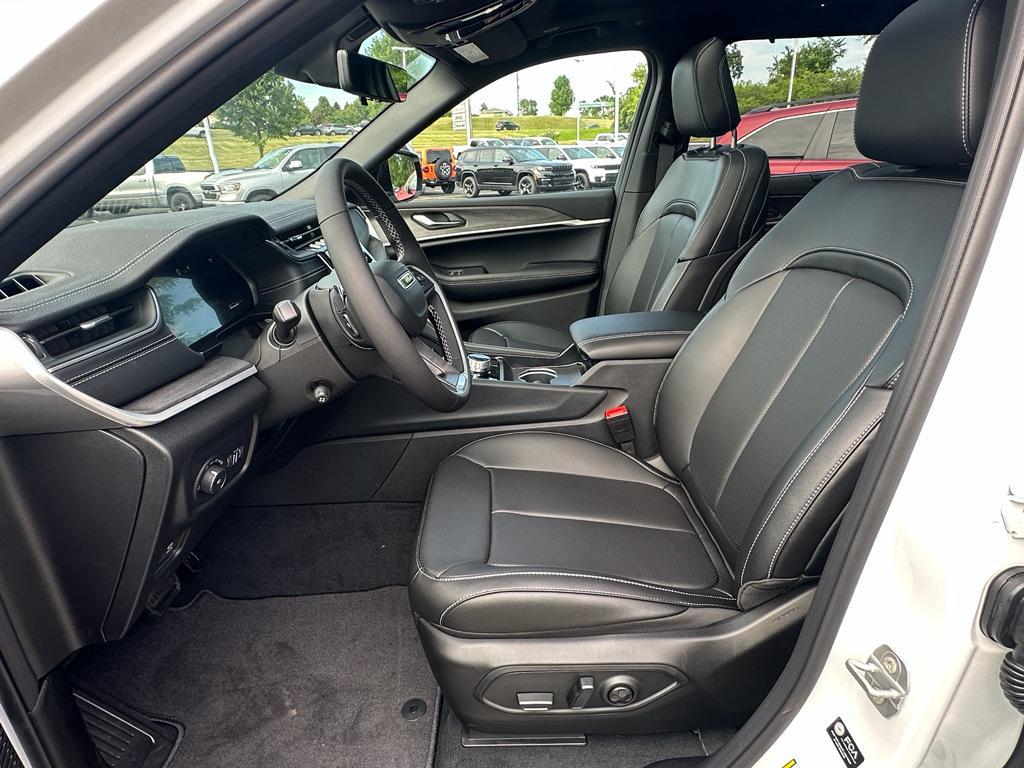 new 2025 Jeep Grand Cherokee L car, priced at $54,260