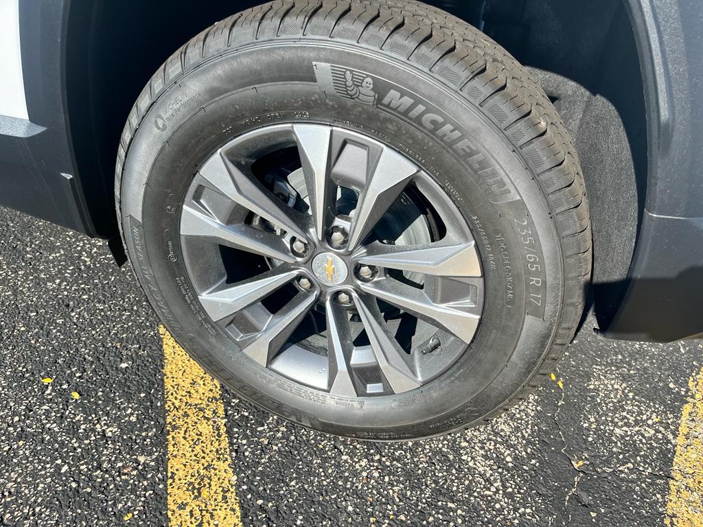 new 2026 Chevrolet Equinox car, priced at $31,320