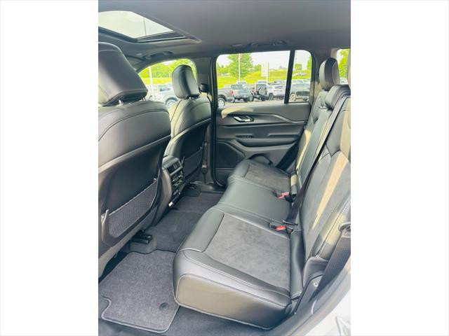 new 2025 Jeep Grand Cherokee car, priced at $43,610