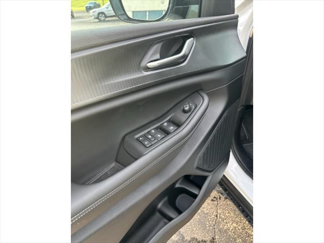 new 2025 Jeep Grand Cherokee car, priced at $43,610