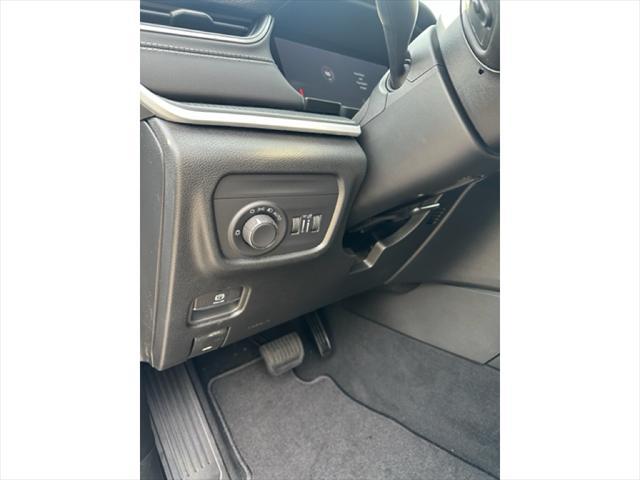 new 2025 Jeep Grand Cherokee car, priced at $43,610