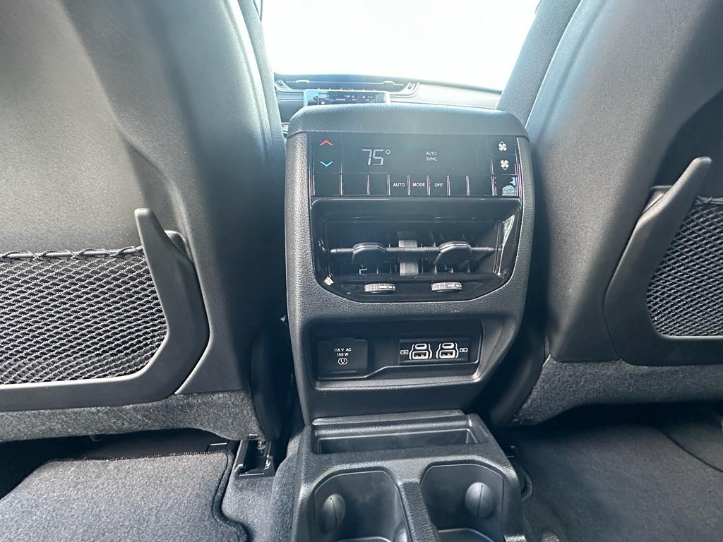 new 2025 Jeep Grand Cherokee L car, priced at $44,072