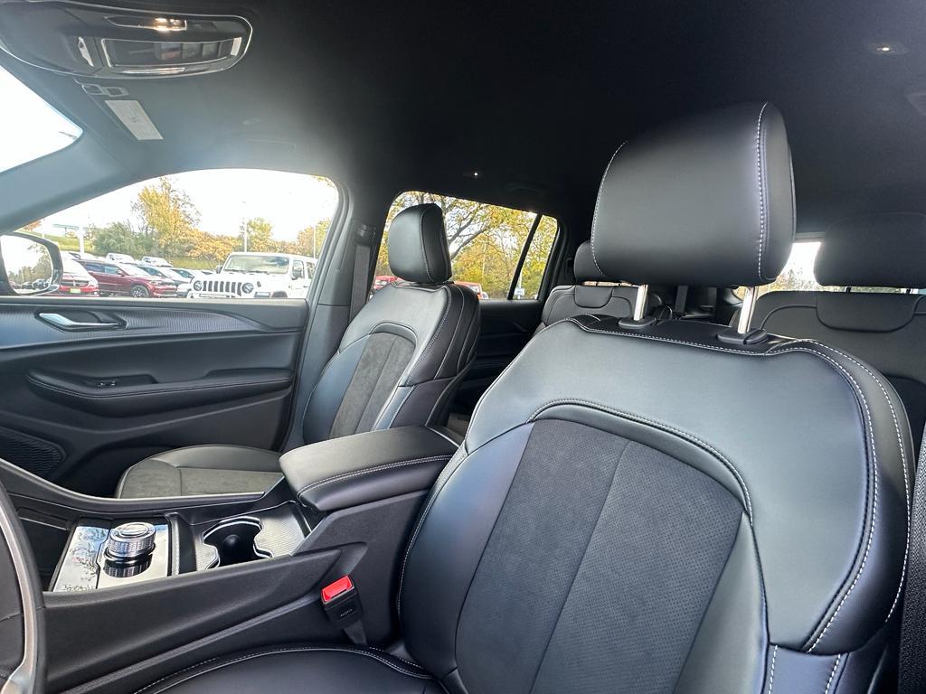 new 2025 Jeep Grand Cherokee L car, priced at $44,072