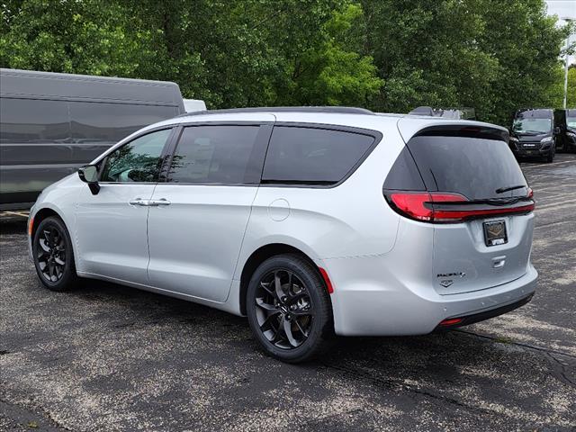 new 2024 Chrysler Pacifica car, priced at $40,283