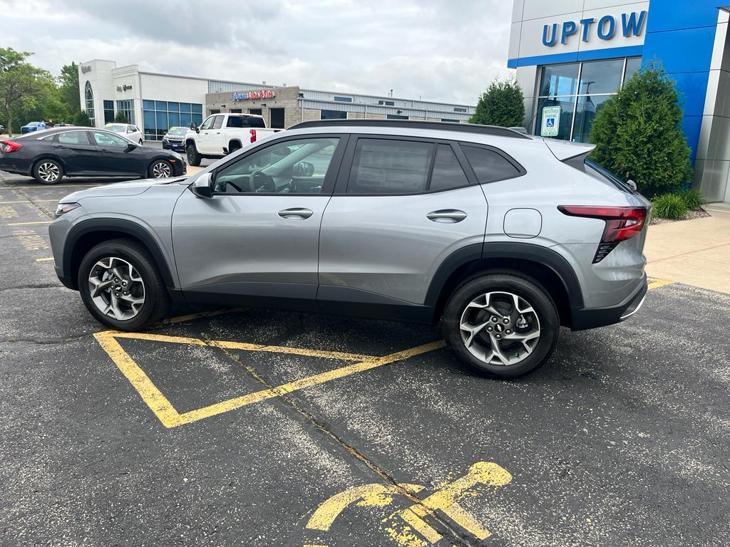 new 2025 Chevrolet Trax car, priced at $25,580