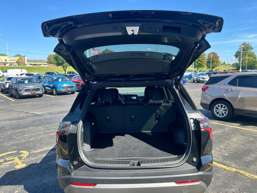 new 2026 Chevrolet Equinox car, priced at $34,415