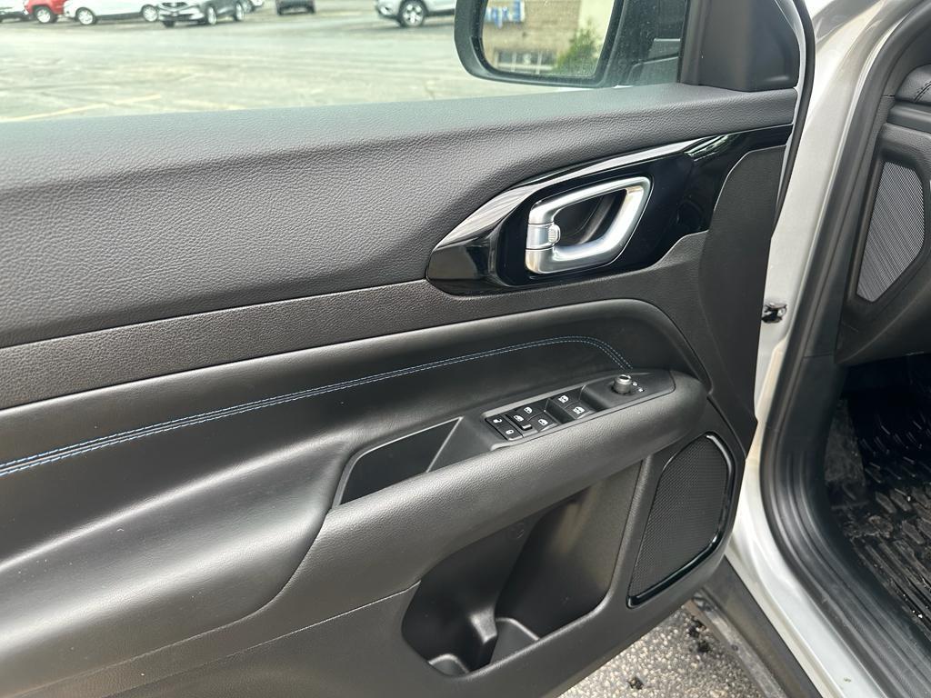 new 2025 Jeep Compass car, priced at $29,368