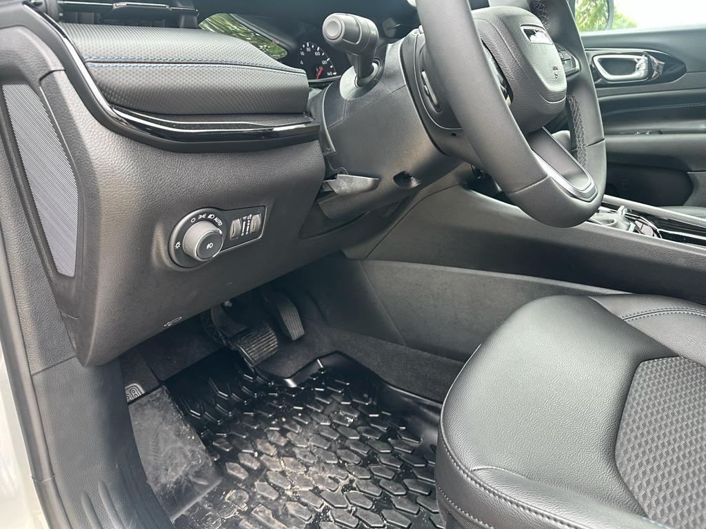 new 2025 Jeep Compass car, priced at $29,368