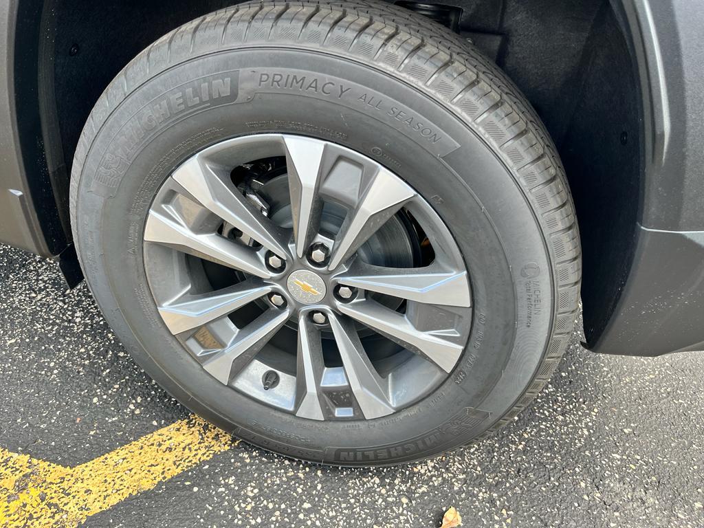 new 2026 Chevrolet Equinox car, priced at $34,520
