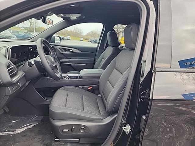 new 2024 Chevrolet Traverse car, priced at $40,495