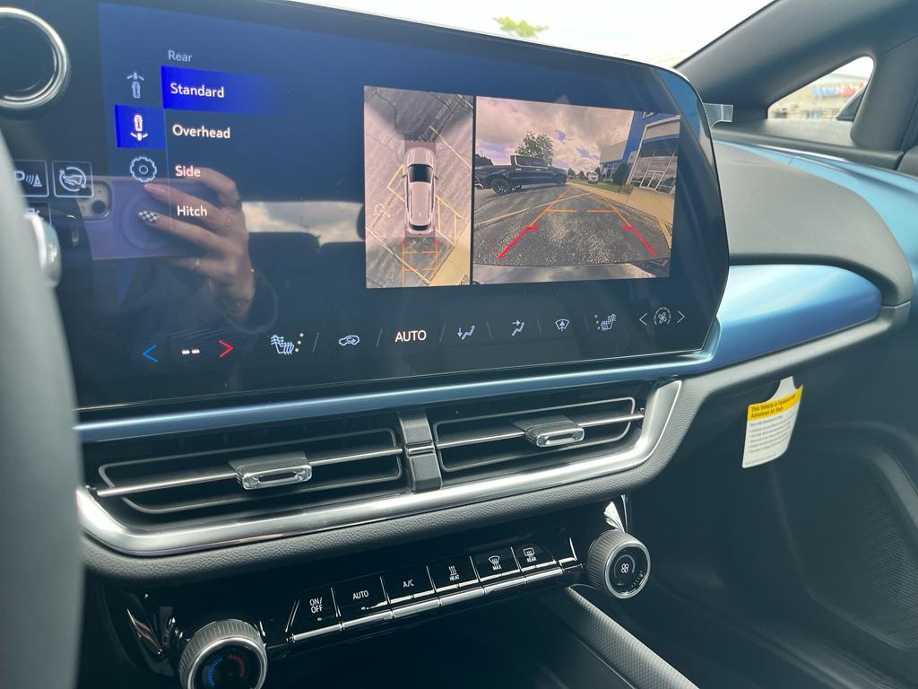 new 2025 Chevrolet Equinox EV car, priced at $39,995