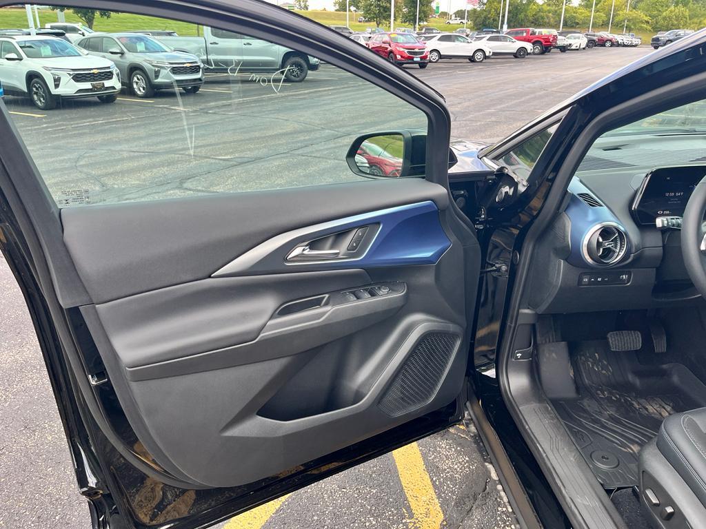new 2025 Chevrolet Equinox EV car, priced at $39,995