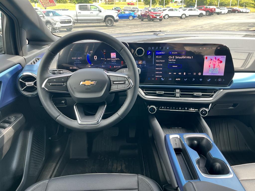 new 2025 Chevrolet Equinox EV car, priced at $39,995