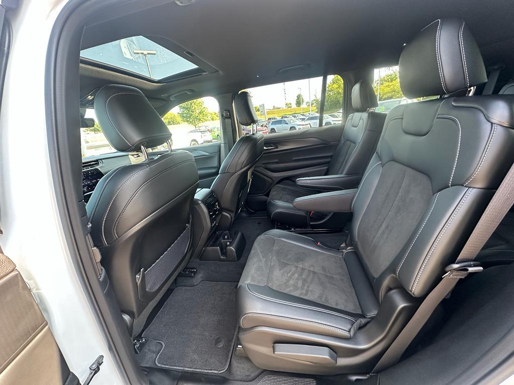 new 2025 Jeep Grand Cherokee L car, priced at $42,499