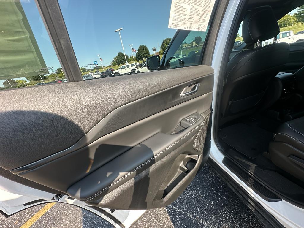 new 2025 Jeep Grand Cherokee L car, priced at $42,499