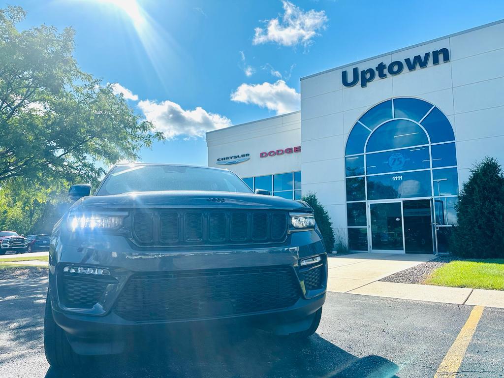new 2025 Jeep Grand Cherokee car, priced at $40,270