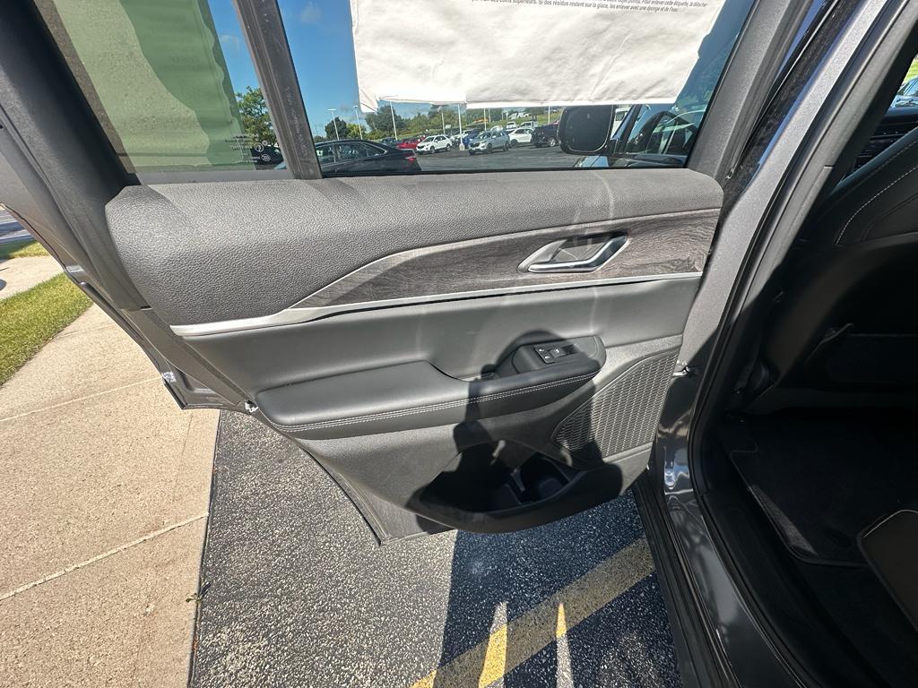 new 2025 Jeep Grand Cherokee car, priced at $40,270