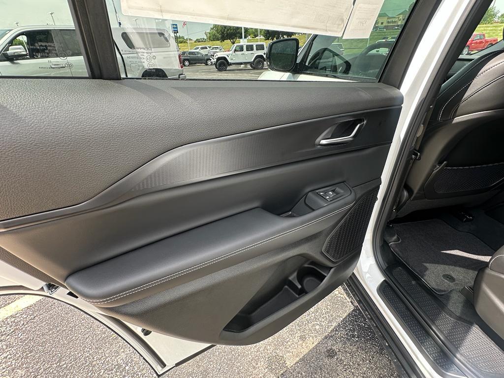 new 2025 Jeep Grand Cherokee L car, priced at $42,488
