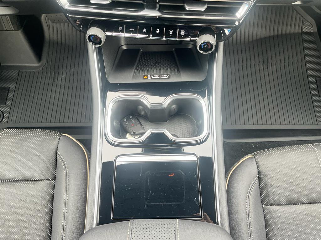 new 2026 Chevrolet Traverse car, priced at $58,215